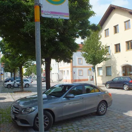 Toprenovierte Gasteunterkunft Mit Viel Platz Fur Bis Zu 10 Gaste